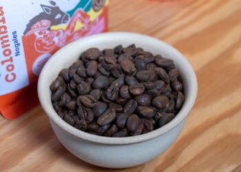 bezkofeínová káva Colombia Los Nogales od COFFEEINu - zrno