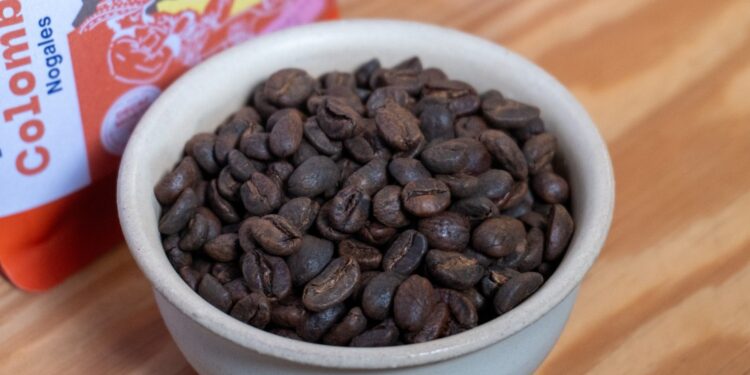 bezkofeínová káva Colombia Los Nogales od COFFEEINu - zrno