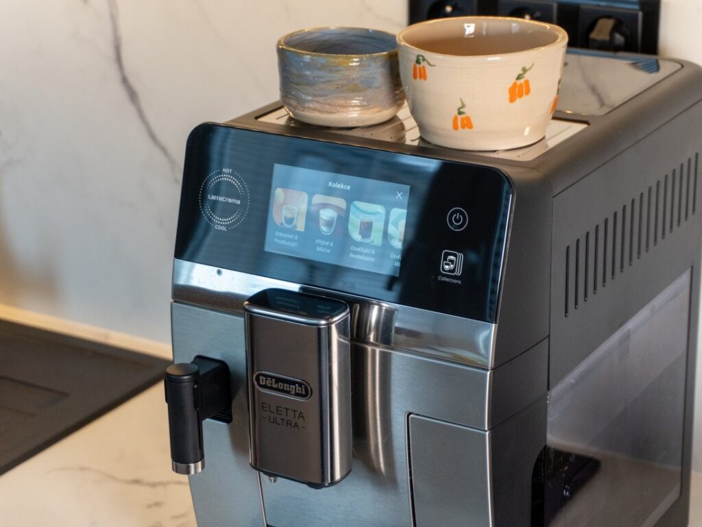 DeLonghi Eletta Ultra - pohľad na kávovar