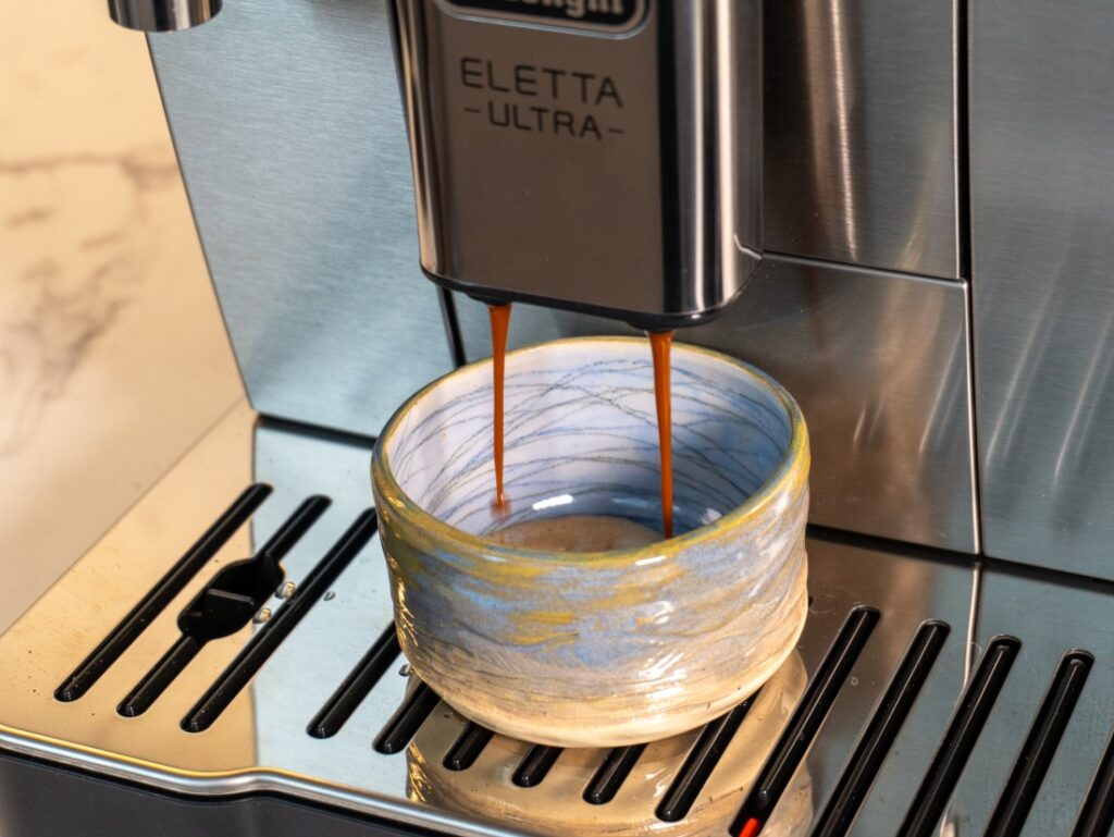 DeLonghi Eletta Ultra - príprava espressa