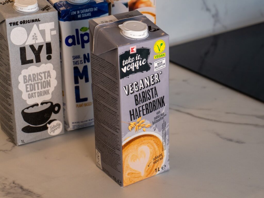 test alternativních baristických rostlinných mlék – Veganer Barista Haferdrink