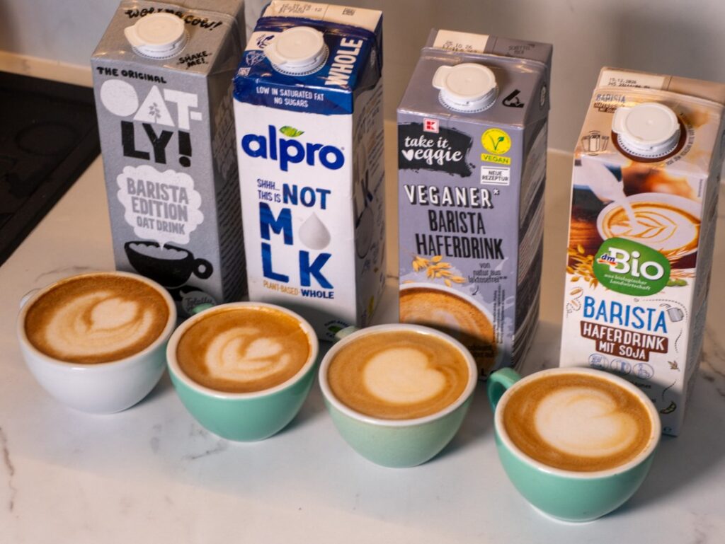 test alternativních baristických rostlinných mlék – mléka a cappuccina