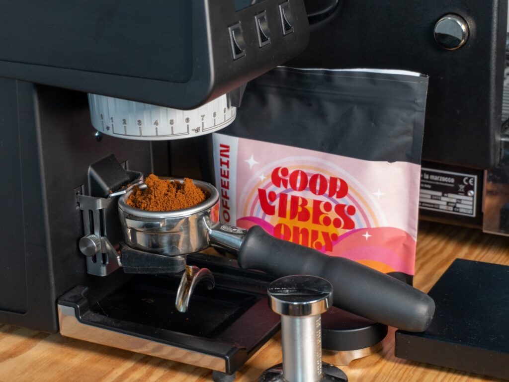 Good Vibes Only od COFFEEIN – mletí kávy na espresso