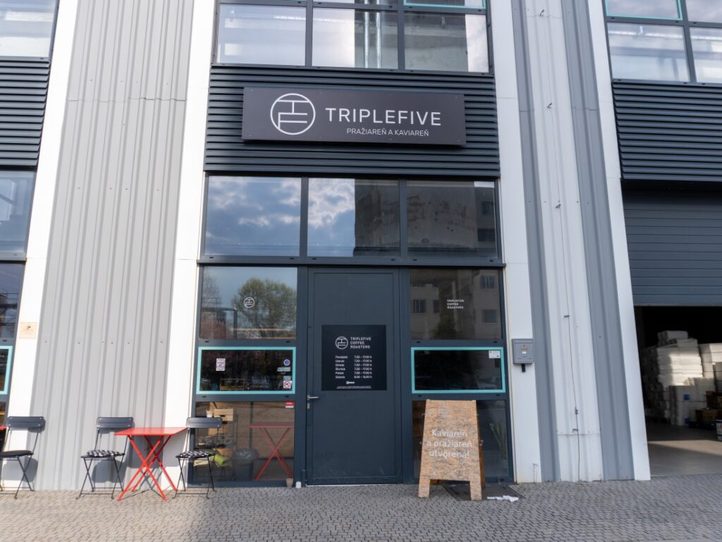 Triple Five Coffee – pražírna a kavárna