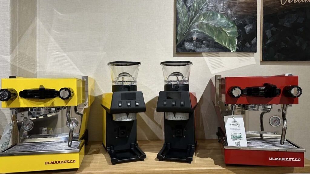 kávovary a mlýnky La Marzocco