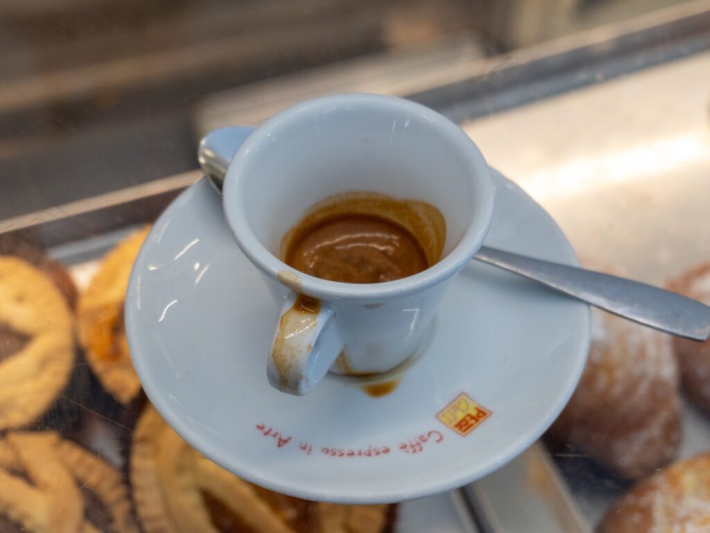 Caffé Moreno – špinavý šálek