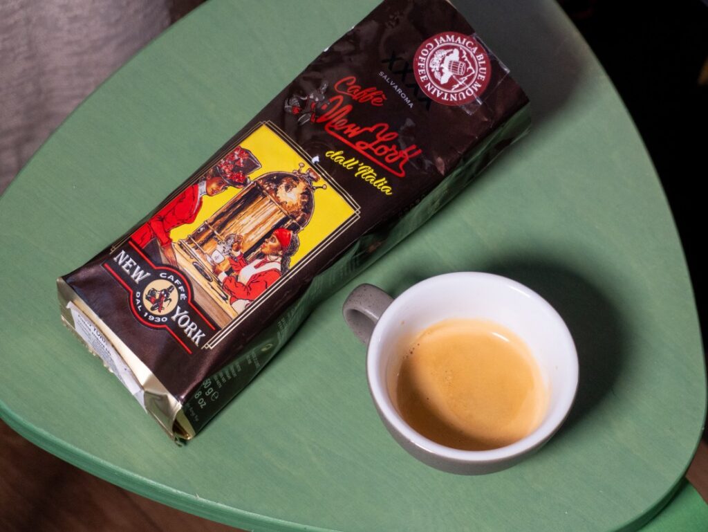 Caffé New York XXXX – obal a espresso
