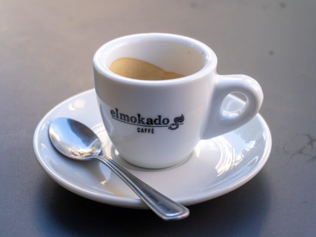 espresso v Itálii – elmokado caffé