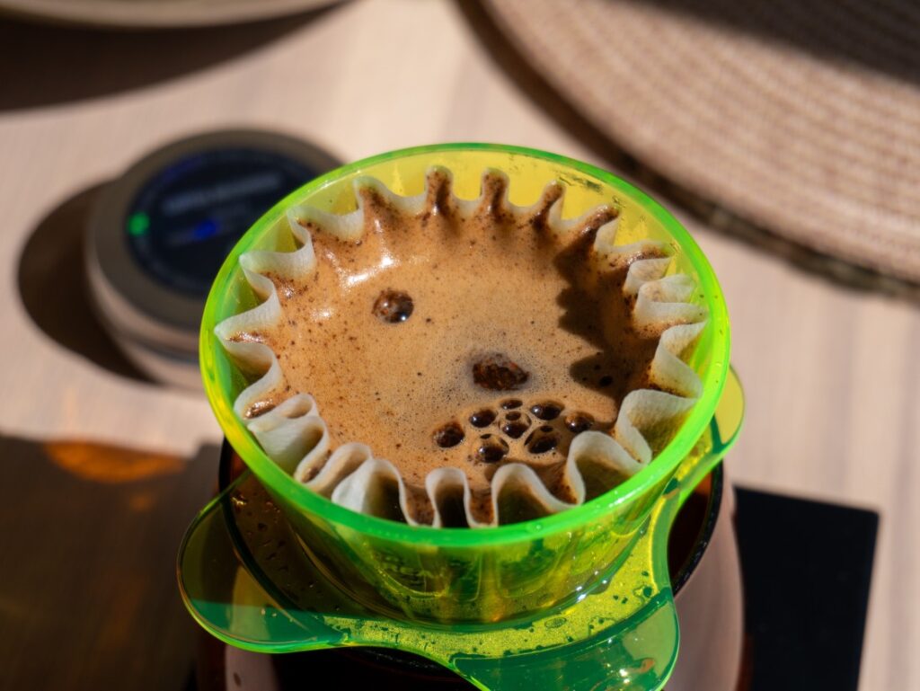 Coffea Racemosa od Ovni – příprava filtrované kávy