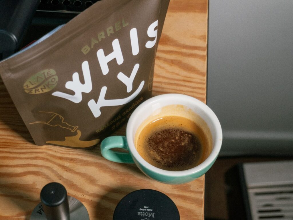 Zlaté Zrnko – Barrel Whisky – hotové espresso