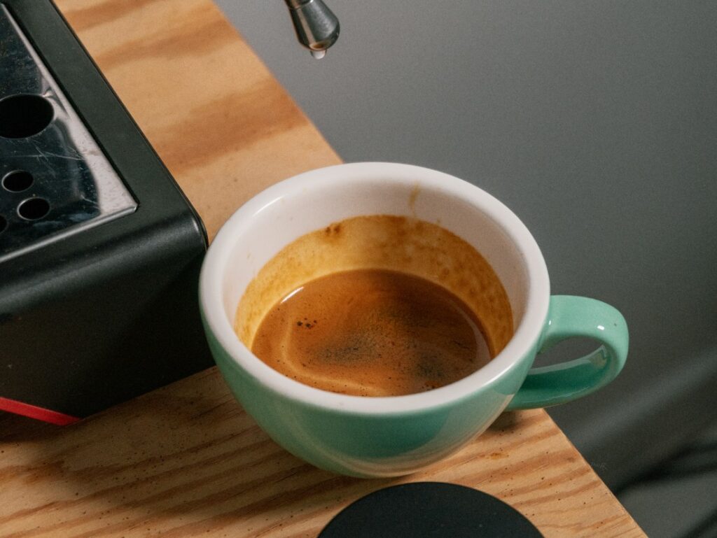 rapper Karlo - Kafe Brick - Brazil Carreira - espresso na stole