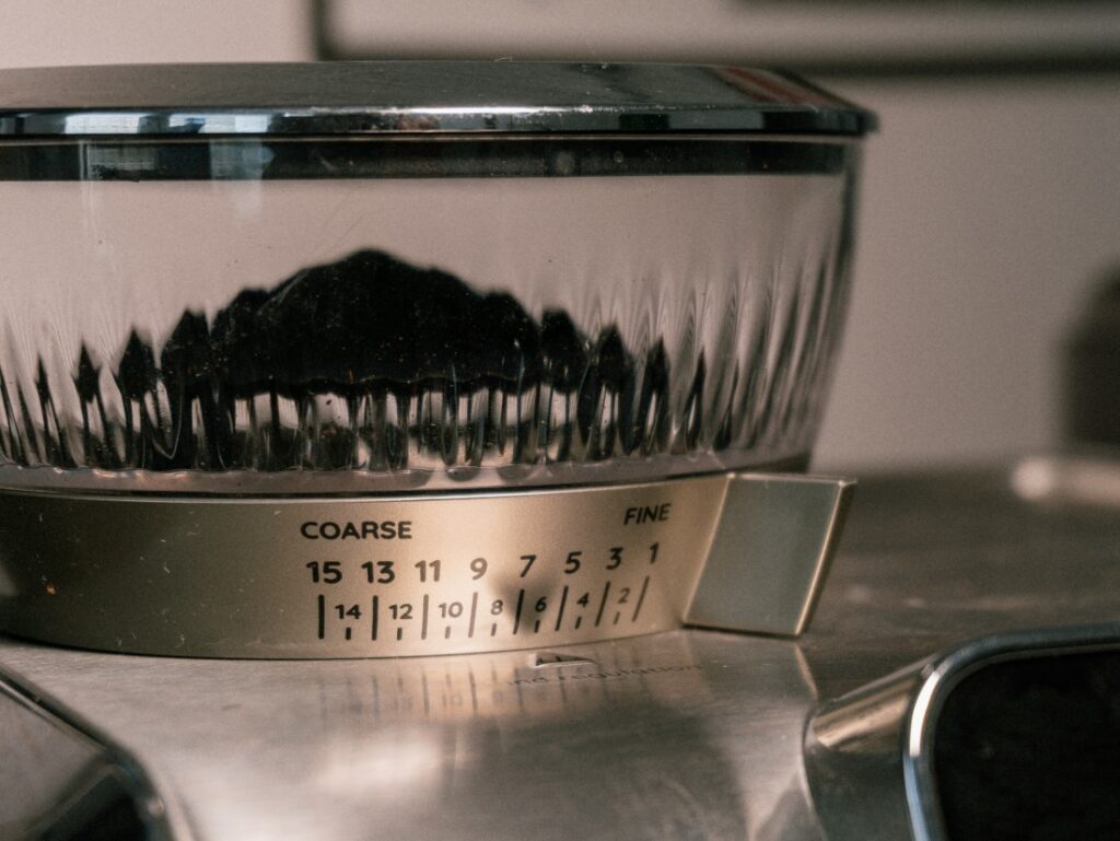 DeLonghi - nastavování hrubosti mletí