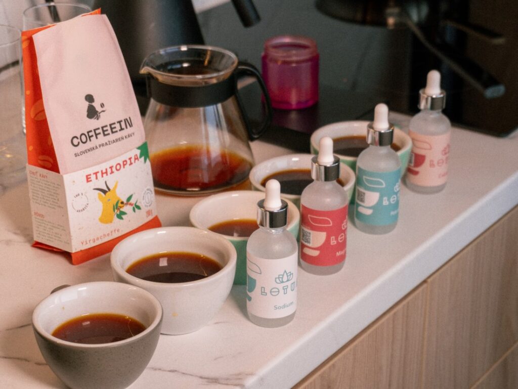 experiment s vodou - kapky Lotus a Ethiopia Yirgacheffe od COFFEEIN