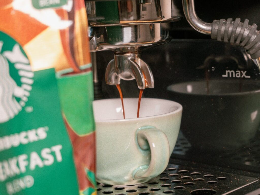 recenze Starbucks Breakfast Blend - příprava espressa
